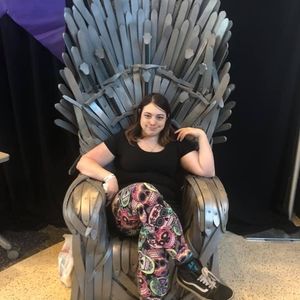 Meet your Posher, Crystal